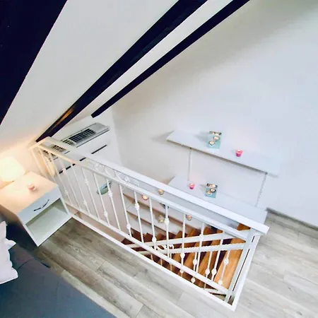 Dalmatian White Shell Apartment- Two Bedroom Kaštela