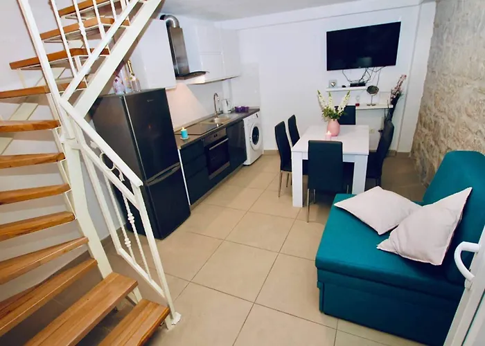 Dalmatian White Shell Apartment- Two Bedroom Apartman