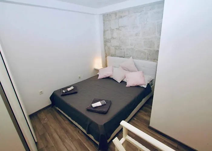 Dalmatian White Shell Apartment- Two Bedroom *