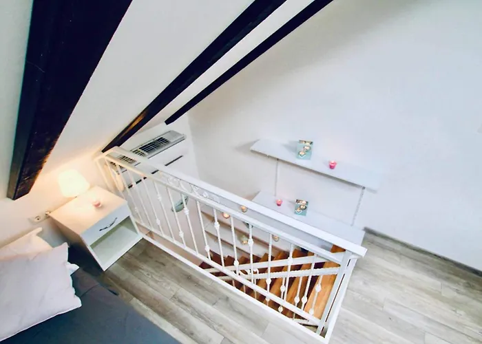 Dalmatian White Shell Apartment- Two Bedroom Kaštela